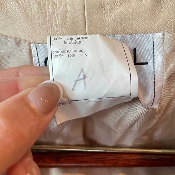 CHANEL BOUTIQUE Vintage Lambskin Sleeveless Longline Vest Creme Sz 38 With COA - Picture 4 of 16